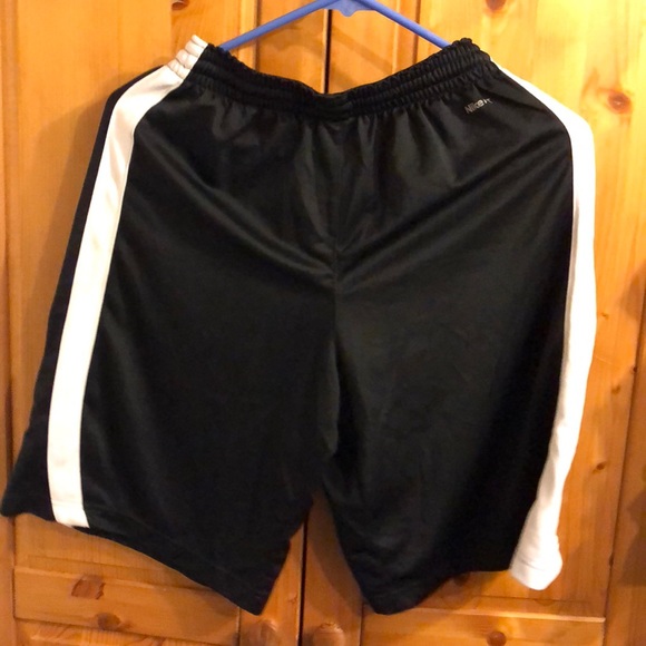 Nike black white shorts size XL with drawstring - Picture 2 of 2